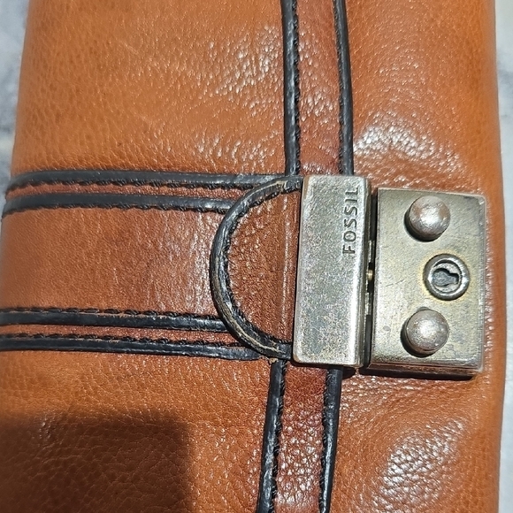 Fossil Brown Leather Long Wallet with Metal Clasp - Picture 9 of 15